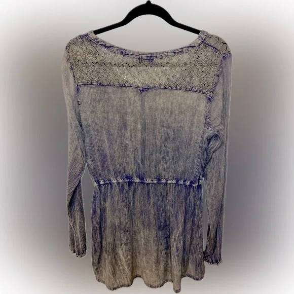EarthBound XL WOMENS Blouse. Very delicate lightweight material - Picture 2 of 6
